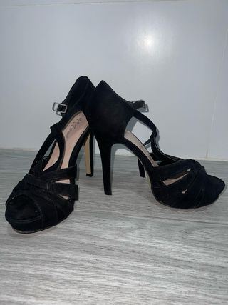 Tacones negros talla 39