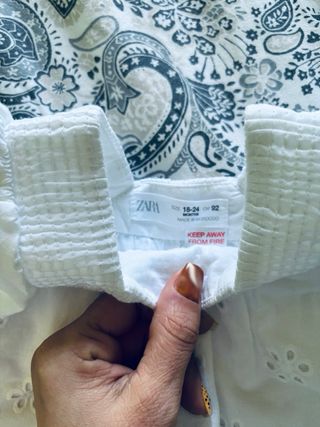 Blusa niña blanca bordada de Zara