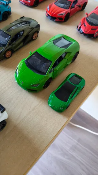 Colección 20 Coches a Escala KINSMART y RMZ City