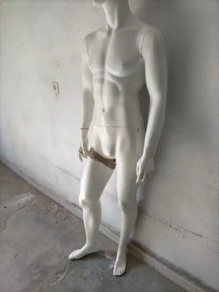 Maniquí de cuerpo entero blanco