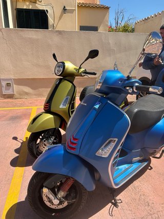 Vespa GTS Súper Sport 300 HPE azul mate