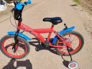 Bici Spider-Man 16 (4-7 años) Poco Uso