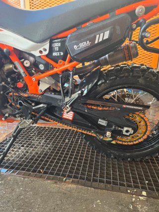 CAMBIO por AJP PR7 KTM 790 Adventure R