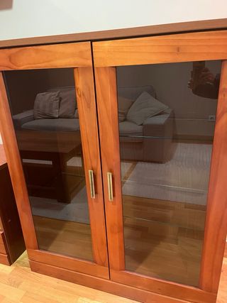 Mueble salón madera cerezo.