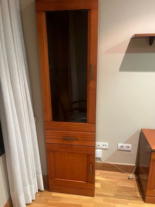 Mueble salón madera cerezo.