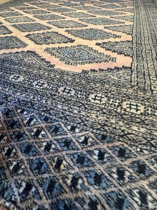 Preziosa moquette di lana rosa e grigia