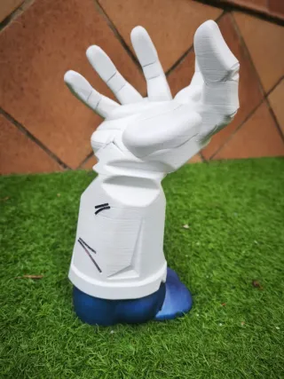 Soporte mando Vegeta impreso 3D
