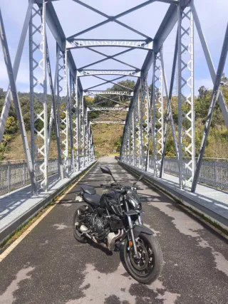Yamaha MT-07 Negra 2024 - 11.000 km