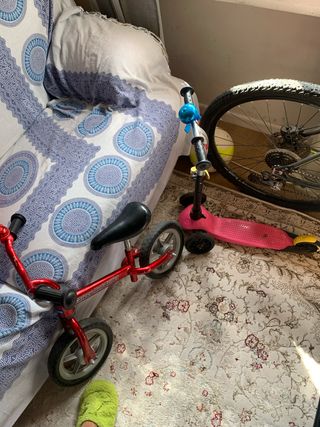 Bicicleta y patinete infantil