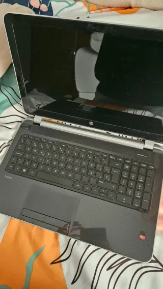 Portátil HP Pavilion 15-n058ss Negro/Plata