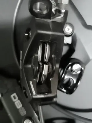 Manetas Freno SRAM DB8