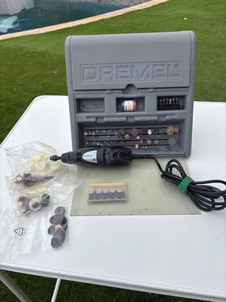 Taladro Dremel con estuche y accesorios