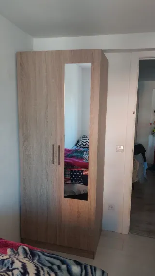 Habitacion para una sola persona limpia