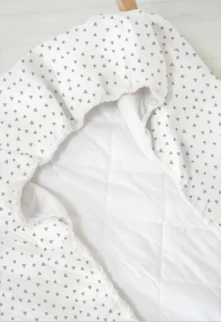 Colcha fina ajustable. Cama 135 cm