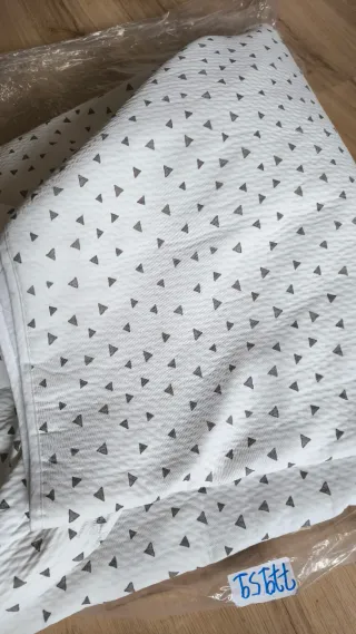 Colcha fina ajustable. Cama 135 cm