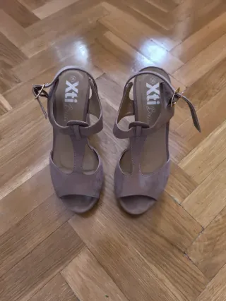 Tacones/Cuñas Beige Talla 36