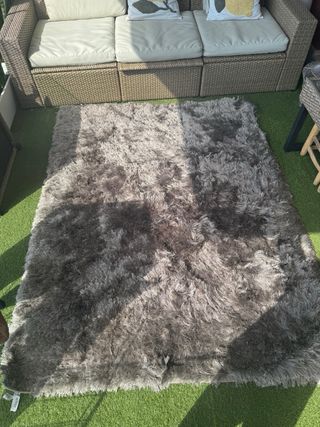 Tappeto Zara Home pelo lungo grigio