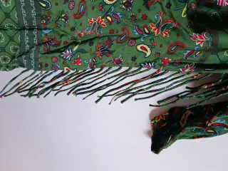 Vestido Zara verde con flecos