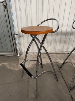 Sgabelli alti in metallo e legno vintage