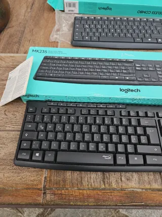 Tastiera Logitech varie.