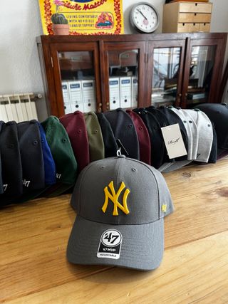 Gorra 47 Yankees Gris y Amarillo