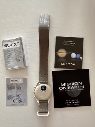 Omega x Swatch MoonSwatch Marrón