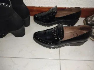 Botines y mocasines negros mujer