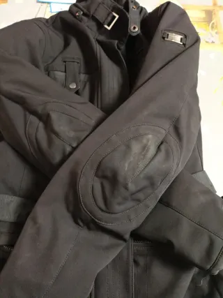 Chaqueta de moto negra