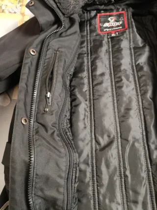 Chaqueta de moto negra
