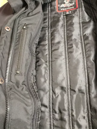 Chaqueta de moto negra