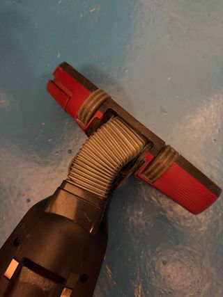 Aspirador escoba AEG rojo