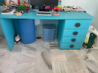 Mesa estudio azul con cajoneras