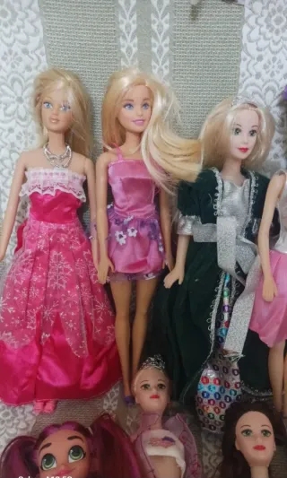 Lotto Bambole Barbie e Accessori
