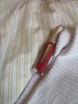 Brillo Labial Bourjois Fabuleux Ink Rojo