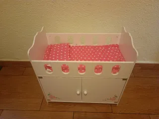 Cuna de juguete de madera