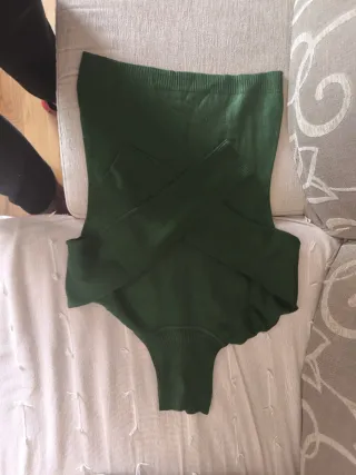 Jersey verde cuello alto