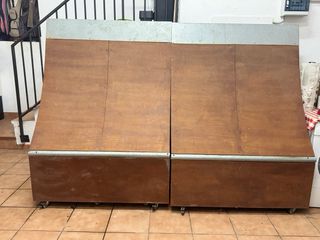 2 Quarter Pipe Skate ramp