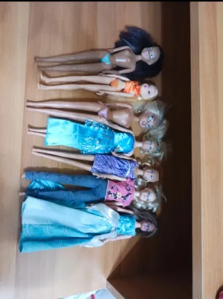 Lotto 7 bambole miste