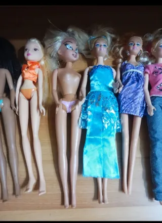 Lotto 7 bambole miste