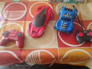 Coches teledirigidos Rastar y SCT