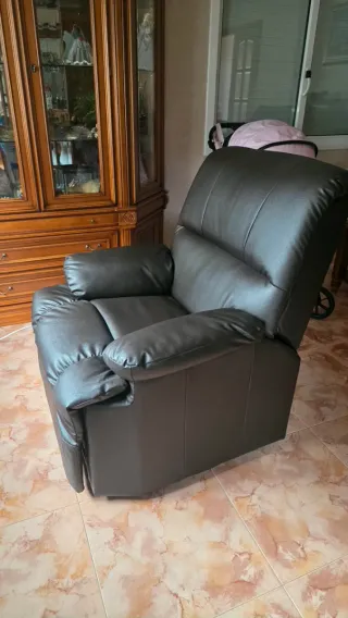 Poltrona massaggiante in pelle marrone