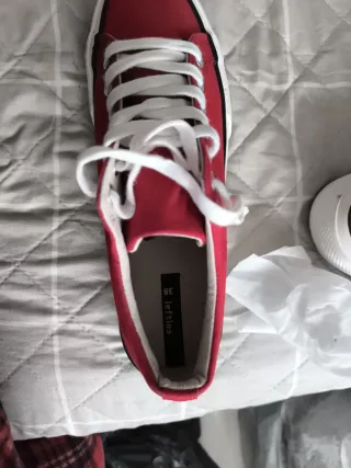 Zapatillas Lefties rojas y blancas