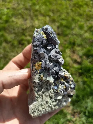 Mineral com pirite e galena