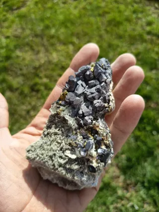 Mineral com pirite e galena