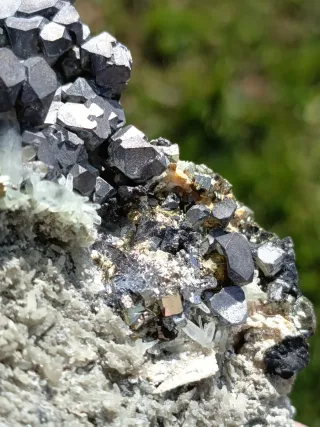 Mineral com pirite e galena