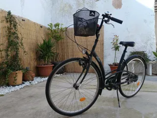 Bicicleta de paseo negra