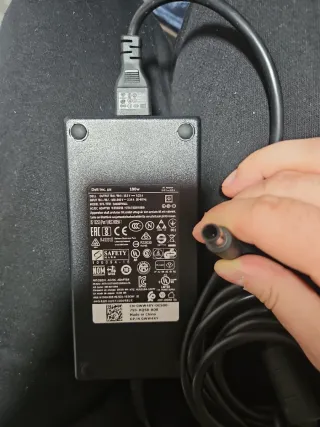 Cargador Dell 180W AC/DC DA180PM111