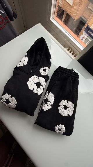 CHÁNDAL DENIM TEARS.