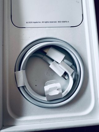 iPhone 12 blu 128GB + custodia e cavo