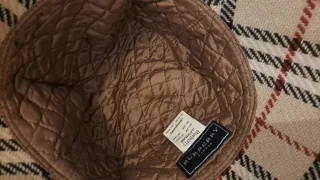 Sombrero Burberry Beige y Negro